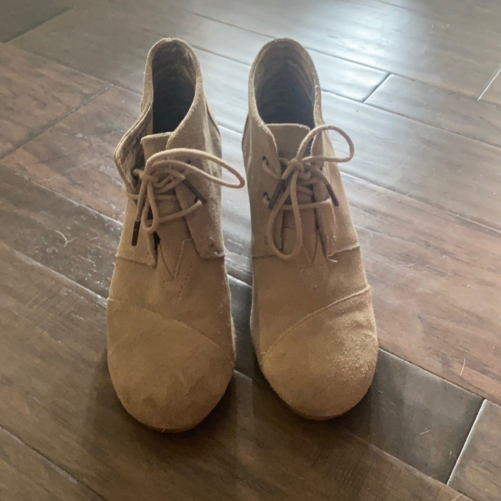 Toms wedged booties